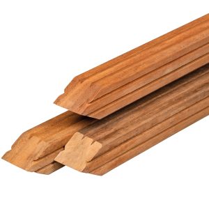 Poste abicado Madeira Hardwood secção 6.5x6.5cm